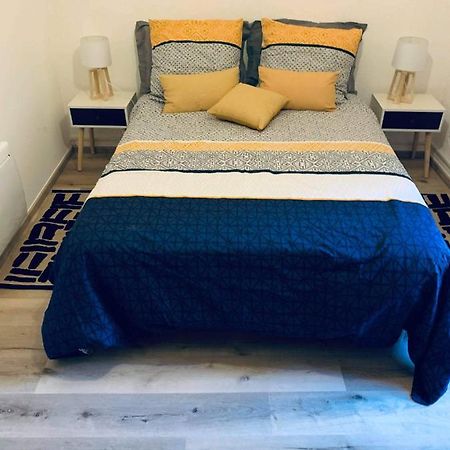 Sur Les Quais... Apartment Арл Екстериор снимка