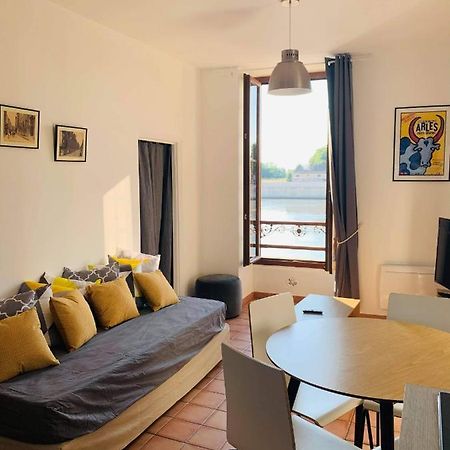 Sur Les Quais... Apartment Арл Екстериор снимка