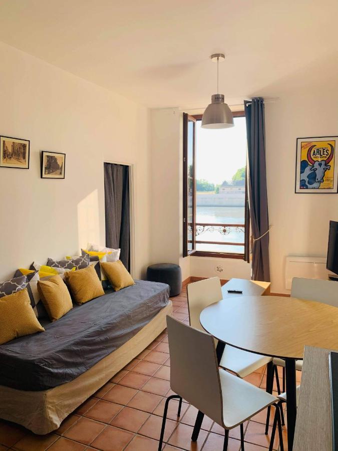 Sur Les Quais... Apartment Арл Екстериор снимка