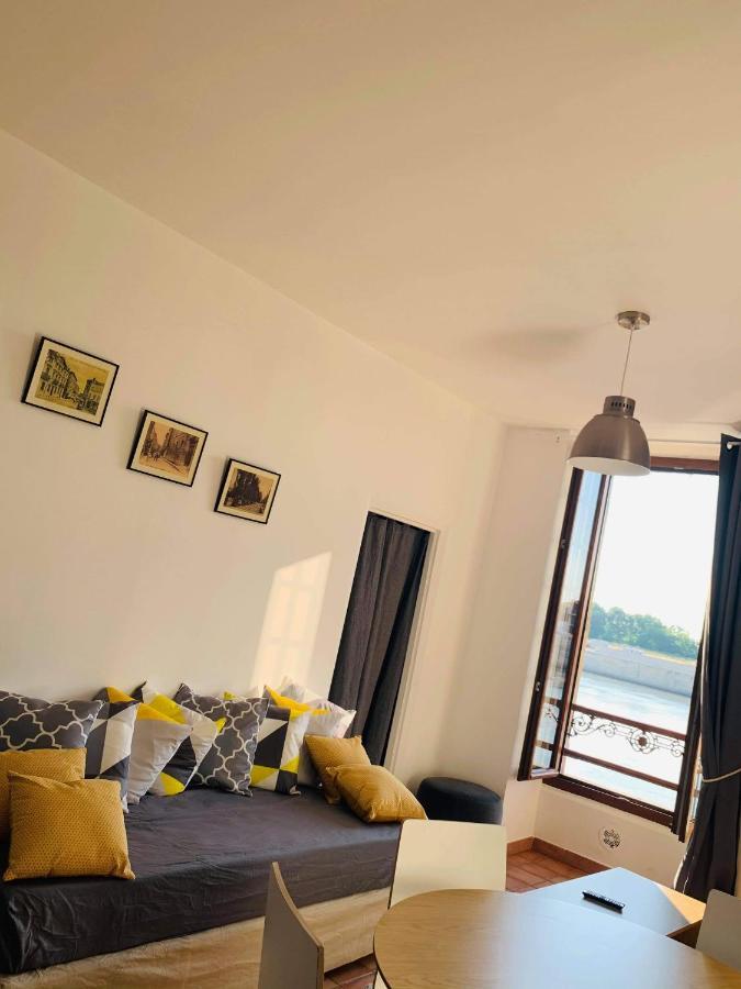 Sur Les Quais... Apartment Арл Екстериор снимка