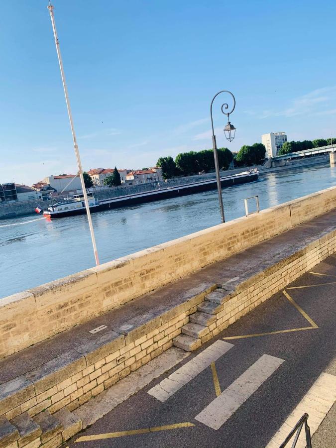 Sur Les Quais... Apartment Арл Екстериор снимка